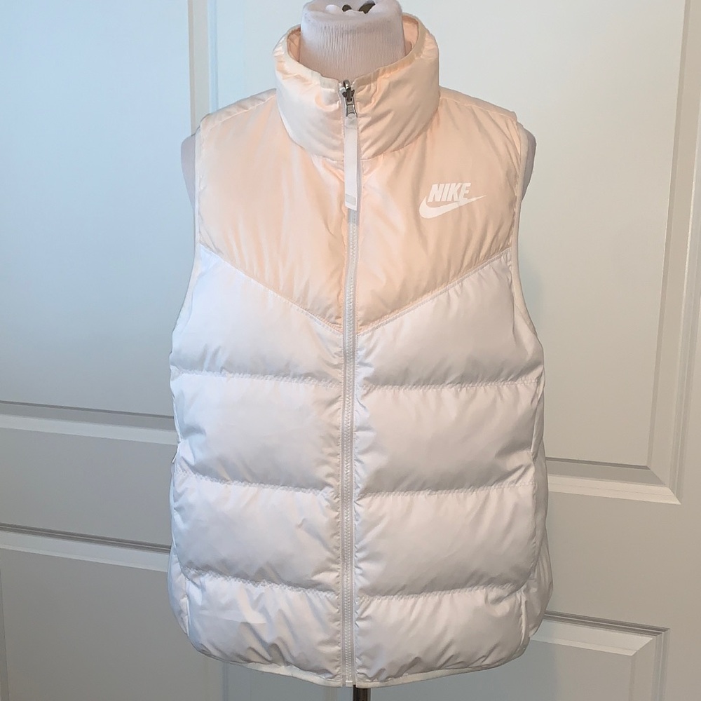 NIKE BRAND NEW REVERSIBLE SIZE LARGE WINDRUNNER DOWN FILL VEST